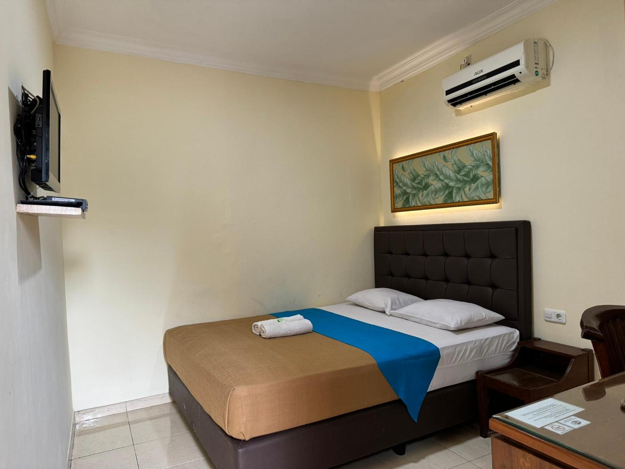 Hotel Priangan Cirebon Exterior foto