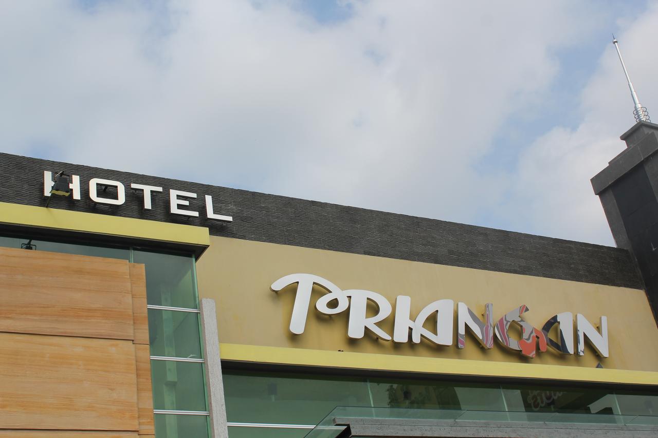Hotel Priangan Cirebon Exterior foto